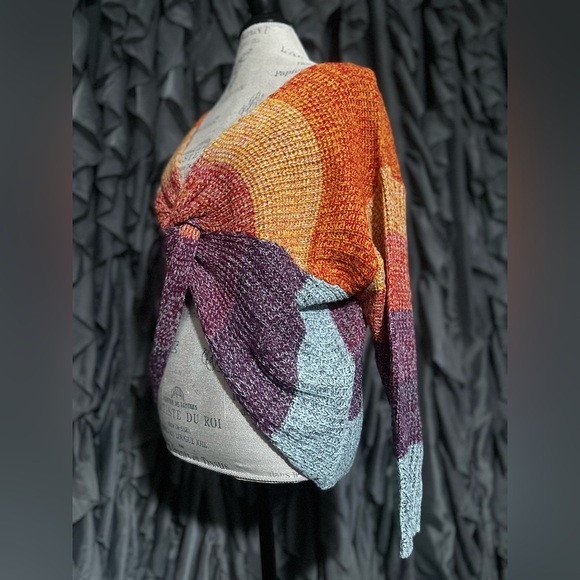 Size 1xl, multi color, reversible - Picture 4 of 4